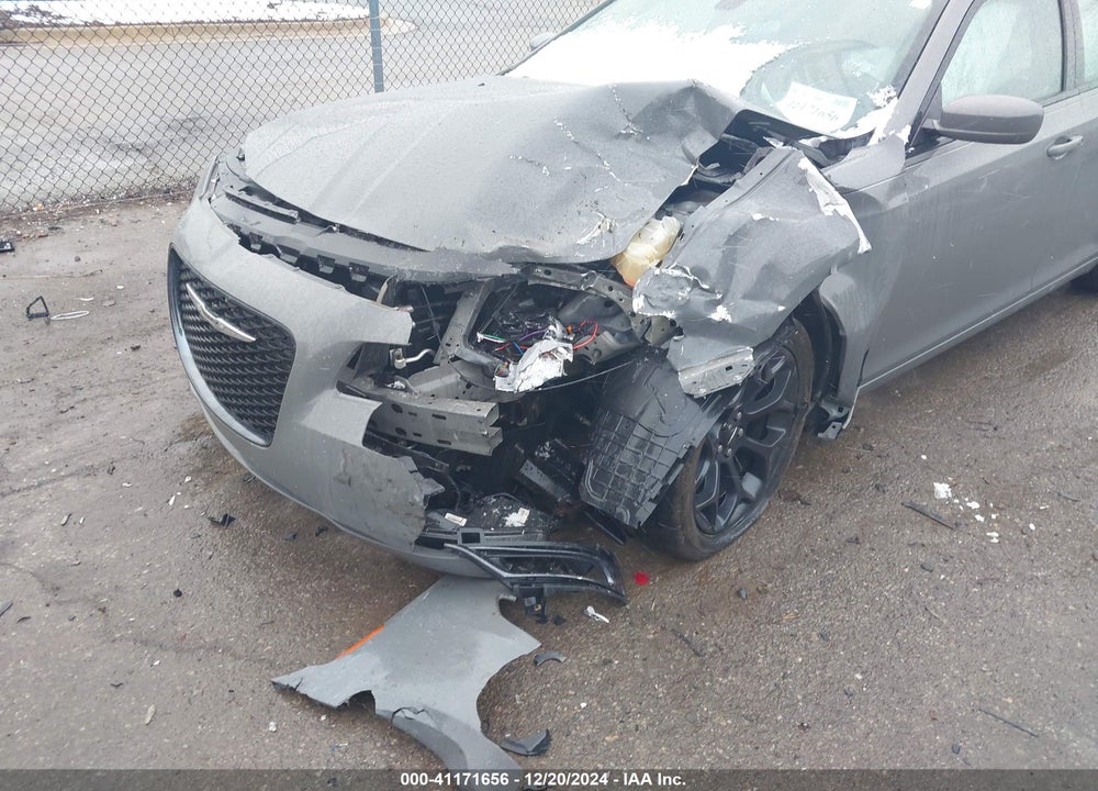 2019 CHRYSLER 300 VIN: 2C3CCABG7KH533681