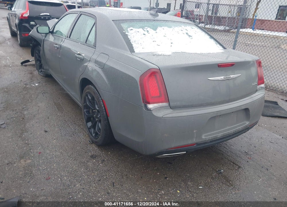 2019 CHRYSLER 300 VIN: 2C3CCABG7KH533681