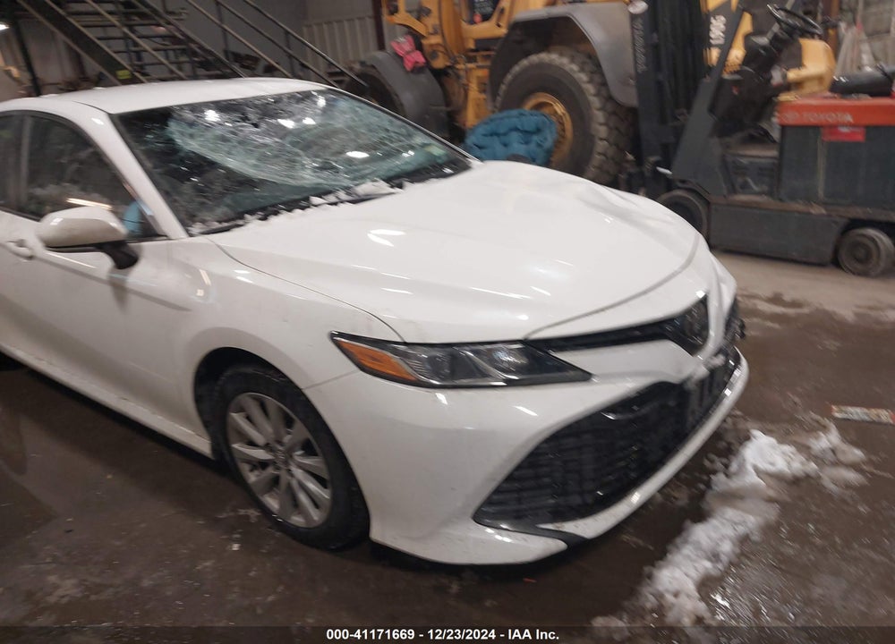 2018 TOYOTA CAMRY VIN: JTNB11HK0J3019225
