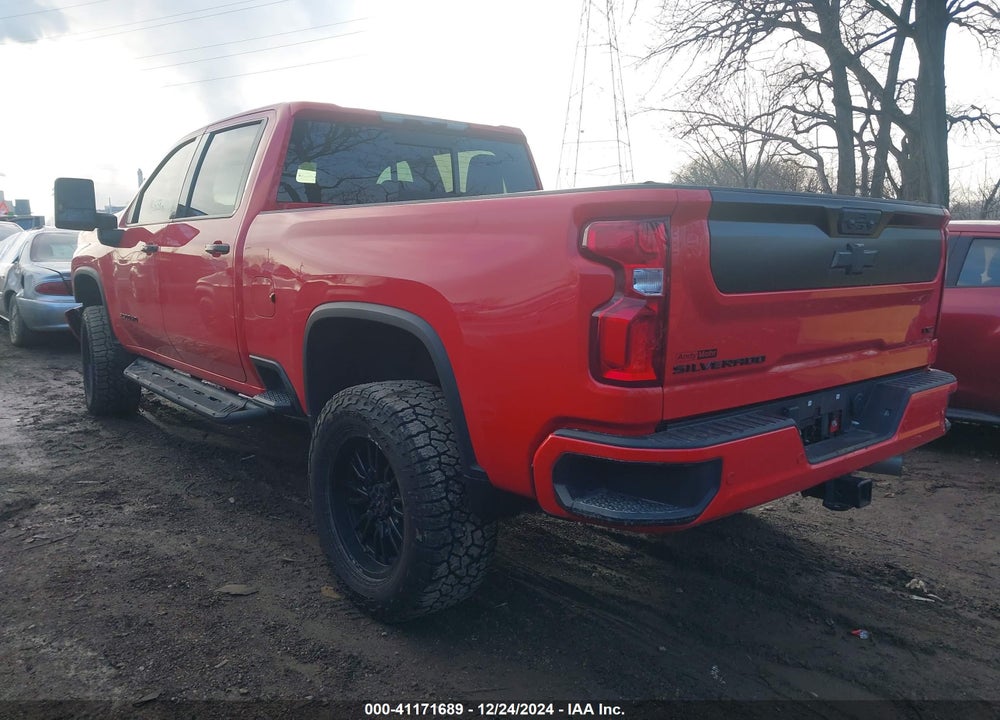 2022 CHEVROLET SILVERADO 2500HD 4WD STANDARD BED LTZ VIN: 1GC4YPEYXNF356624