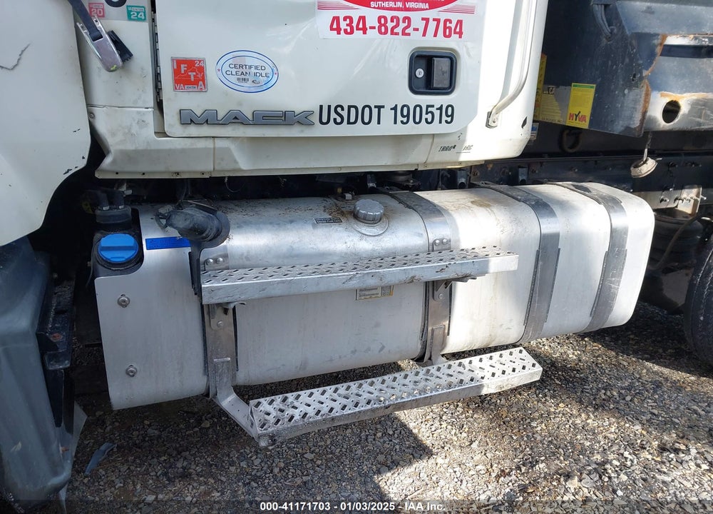 2018 MACK GRANITE VIN: 1M2AX04C9JM037400
