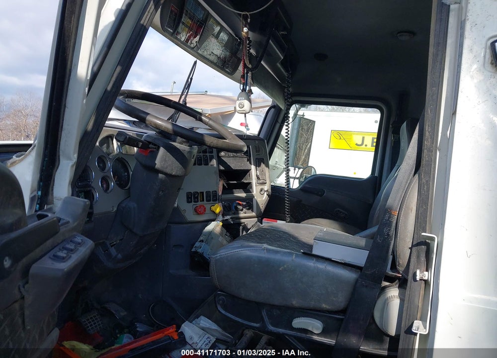 2018 MACK GRANITE VIN: 1M2AX04C9JM037400