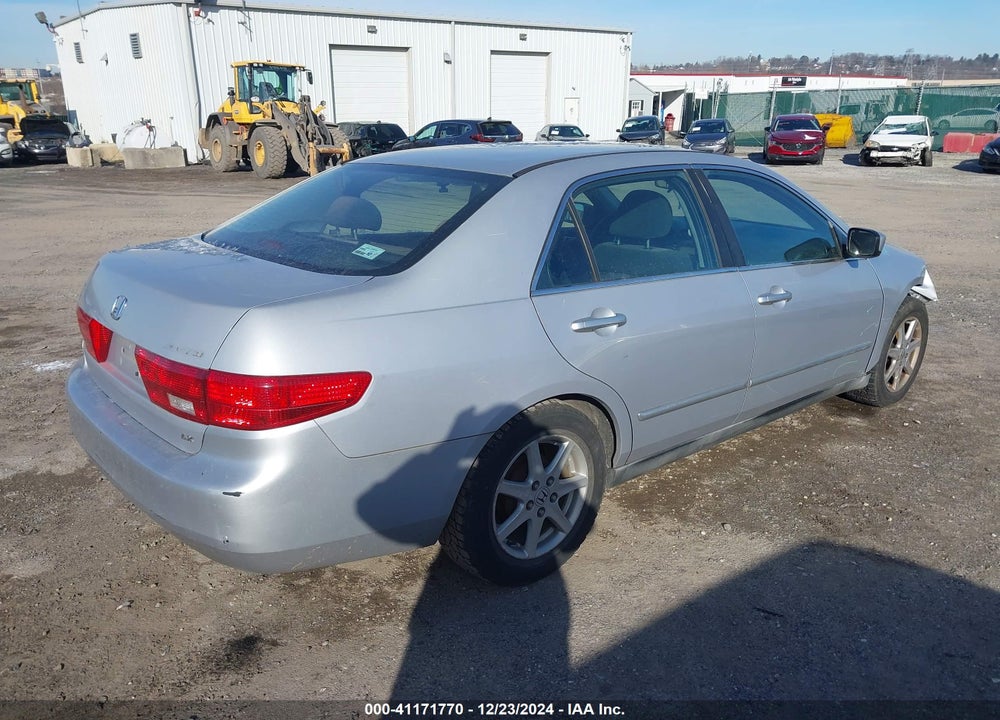 2005 HONDA ACCORD 2.4 LX VIN: 1HGCM56435A177041