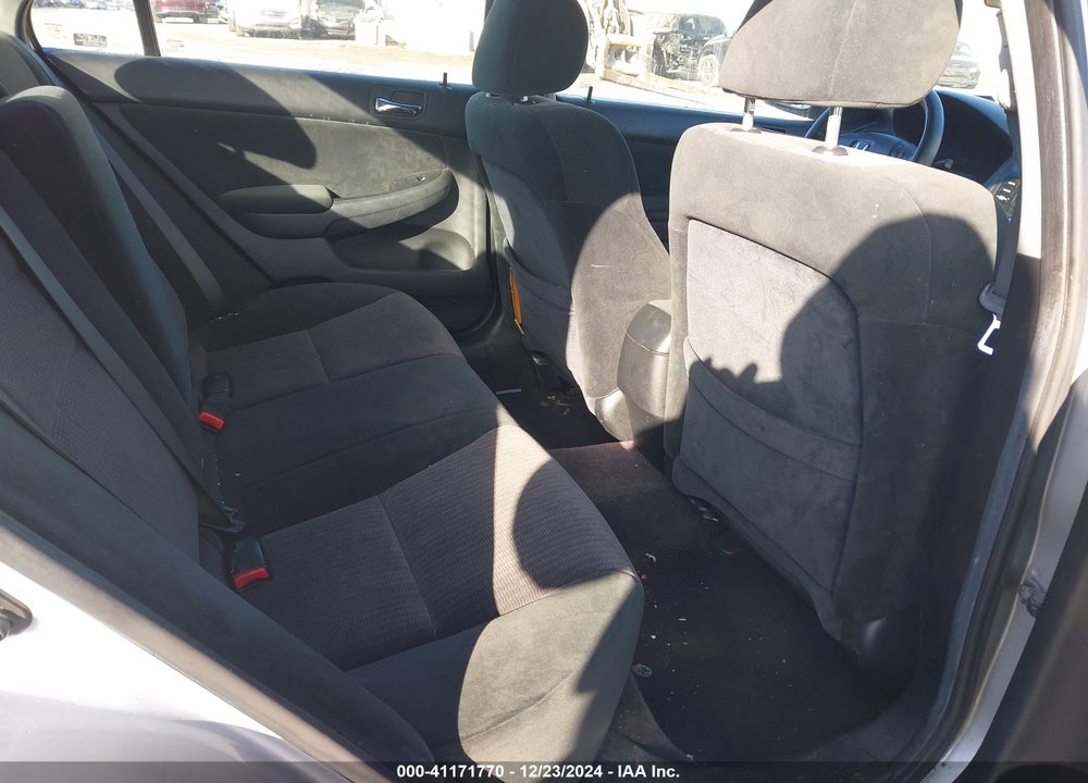 2005 HONDA ACCORD 2.4 LX VIN: 1HGCM56435A177041