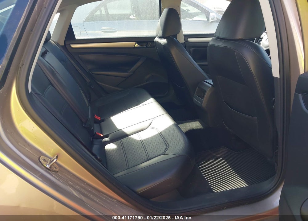 2015 VOLKSWAGEN PASSAT VIN: 1VWAS7A35FC027134