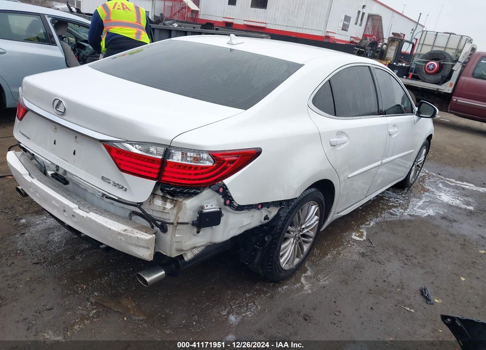 2013 LEXUS ES 350 VIN: JTHBK1GG1D2040639