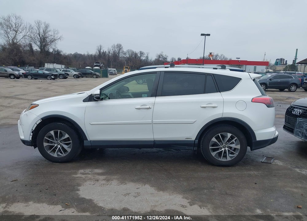 2017 TOYOTA RAV4 HYBRID XLE VIN: JTMRJREV8HD060335