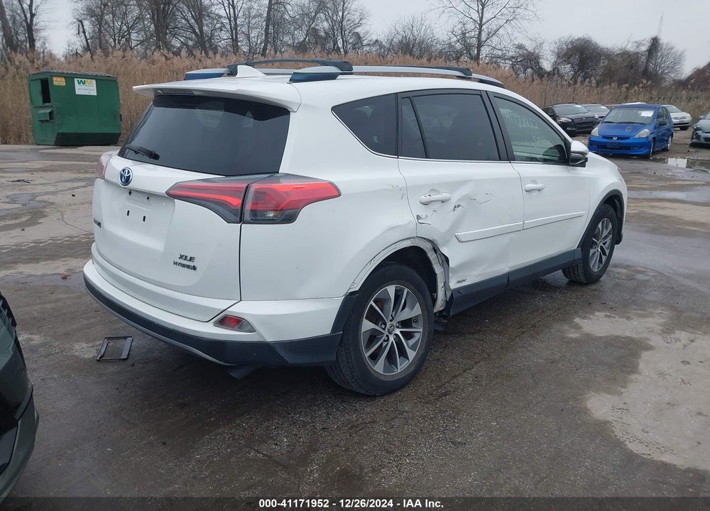 2017 TOYOTA RAV4 HYBRID XLE VIN: JTMRJREV8HD060335