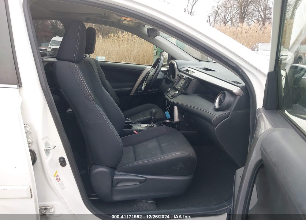 2017 TOYOTA RAV4 HYBRID XLE VIN: JTMRJREV8HD060335