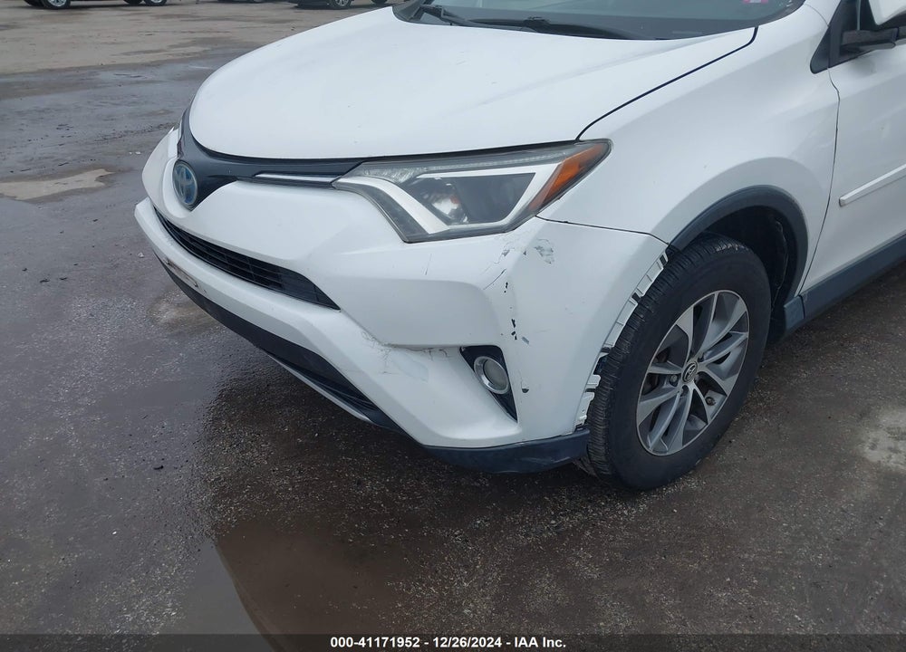 2017 TOYOTA RAV4 HYBRID XLE VIN: JTMRJREV8HD060335