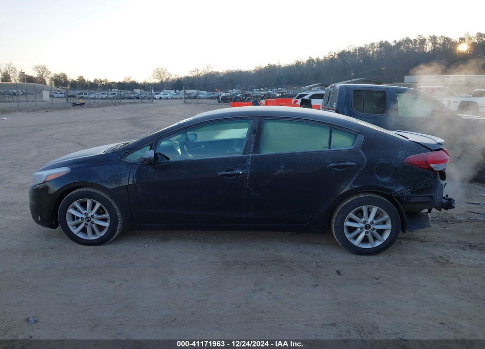 2017 KIA FORTE VIN: 3KPFL4A73HE025384