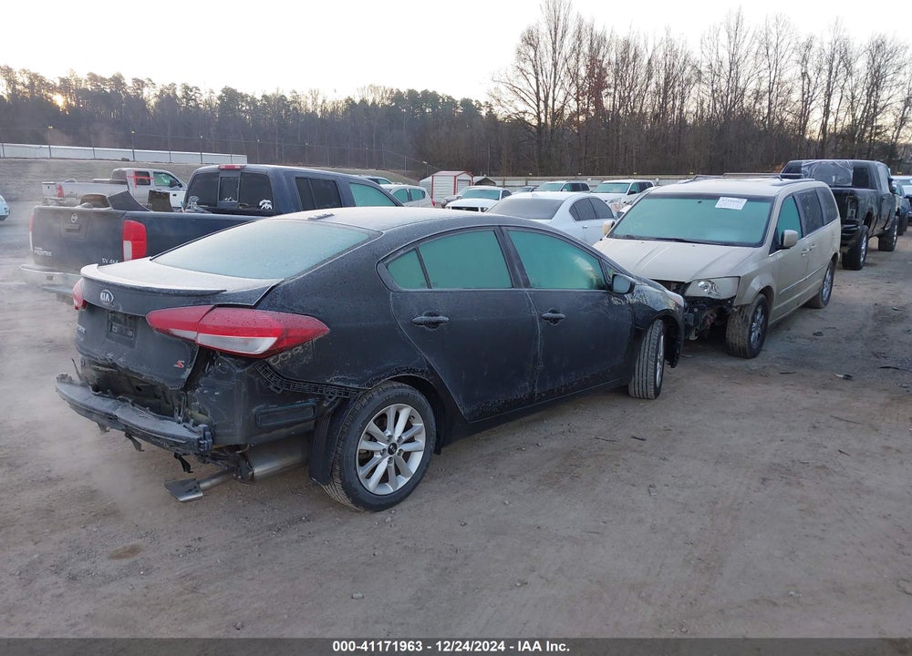 2017 KIA FORTE VIN: 3KPFL4A73HE025384