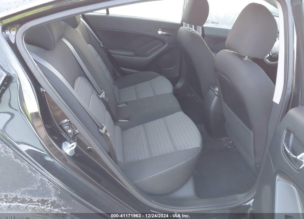 2017 KIA FORTE VIN: 3KPFL4A73HE025384
