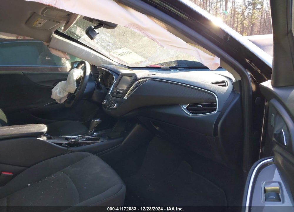 2018 CHEVROLET MALIBU LT VIN: 1G1ZD5ST5JF142657