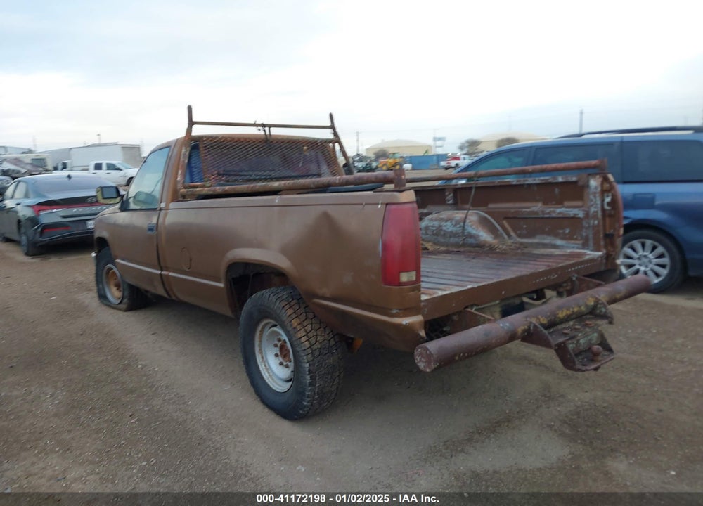 1989 CHEVROLET GMT-400 C2500 VIN: 1GCGC24K8KE107381
