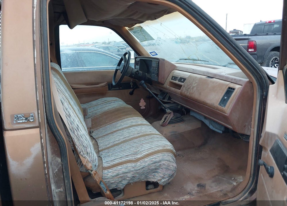 1989 CHEVROLET GMT-400 C2500 VIN: 1GCGC24K8KE107381