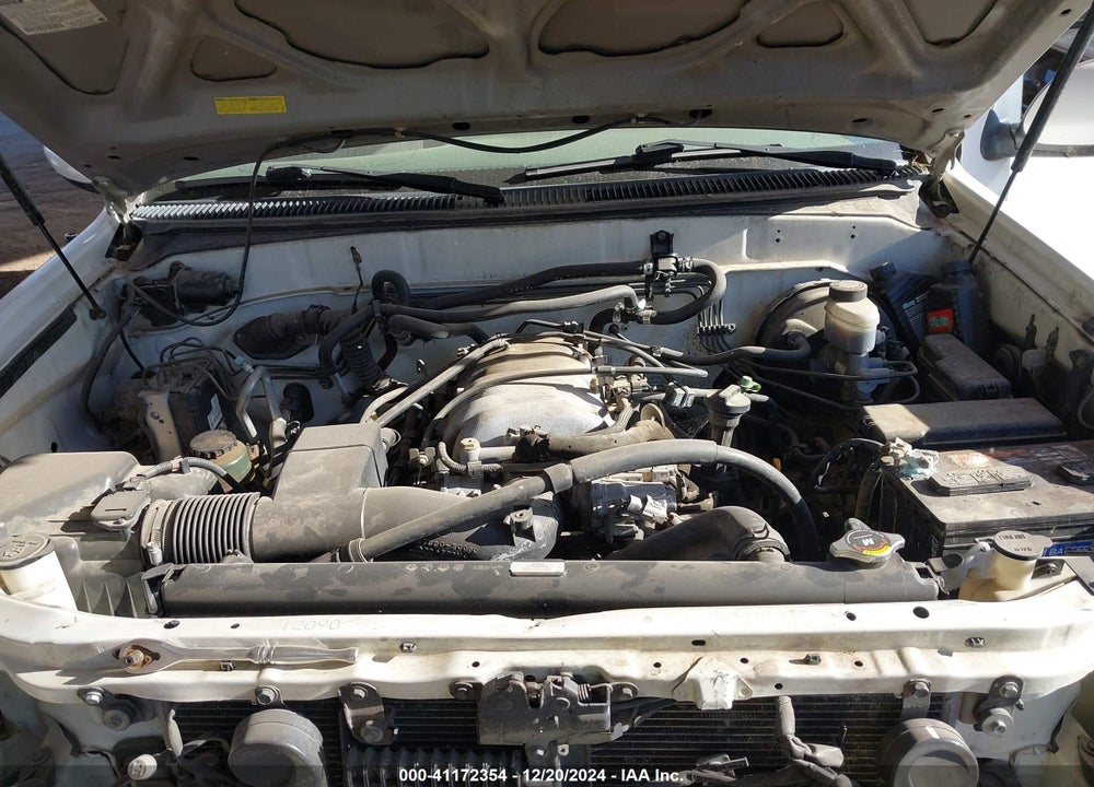2002 TOYOTA SEQUOIA SR5 V8 VIN: 5TDBT44A32S124502