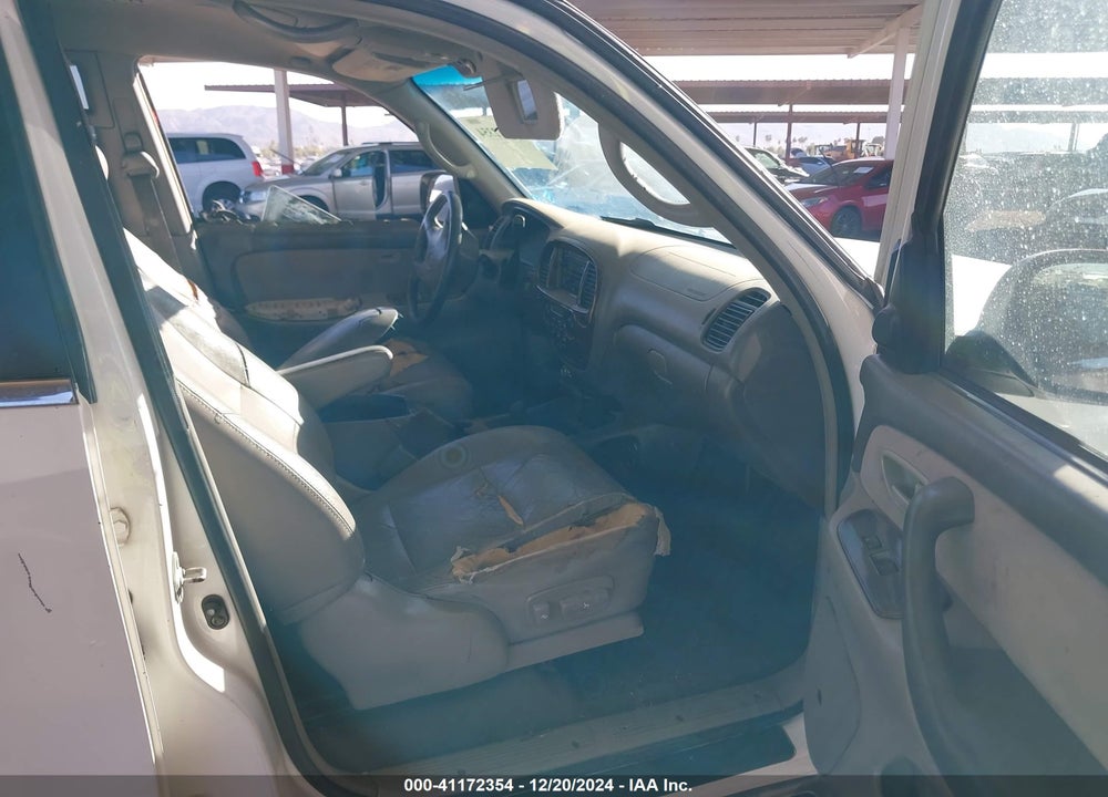 2002 TOYOTA SEQUOIA SR5 V8 VIN: 5TDBT44A32S124502