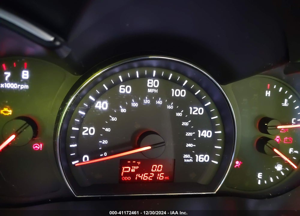 2014 KIA SORENTO LX VIN: 5XYKT3A6XEG522415