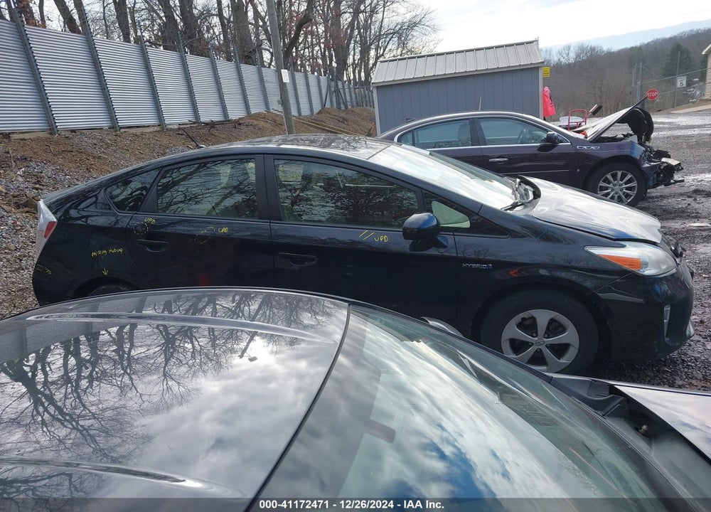 2014 TOYOTA PRIUS TWO VIN: JTDKN3DU6E1748133