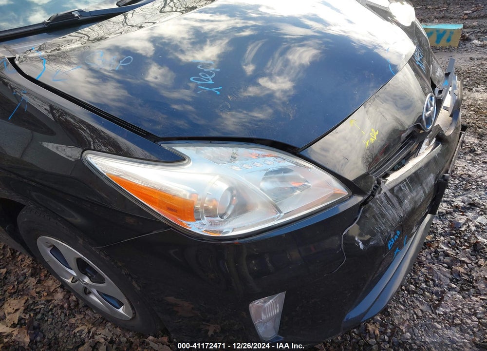 2014 TOYOTA PRIUS TWO VIN: JTDKN3DU6E1748133