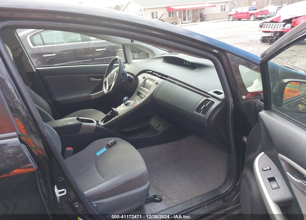 2014 TOYOTA PRIUS TWO VIN: JTDKN3DU6E1748133