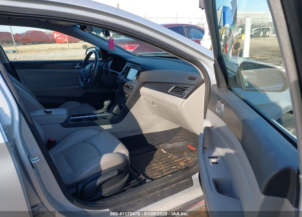 2015 HYUNDAI SONATA VIN: 5NPE34AFXFH138308