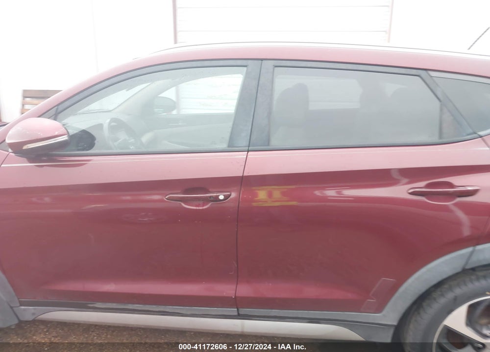 2017 HYUNDAI TUCSON SPORT VIN: KM8J33A26HU356126