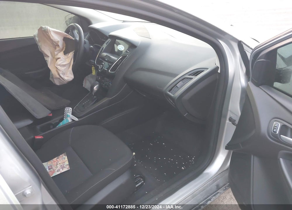 2017 FORD FOCUS SEL VIN: 1FADP3H26HL229738