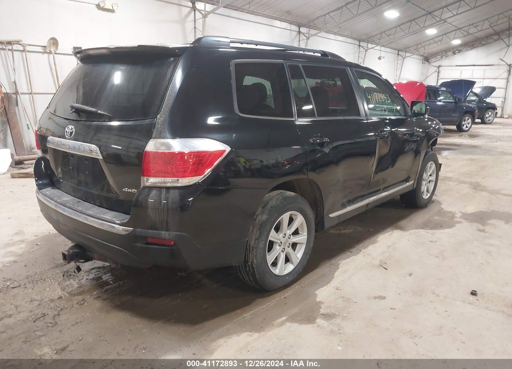 2013 TOYOTA HIGHLANDER PLUS/SE VIN: 5TDBK3EH1DS247999