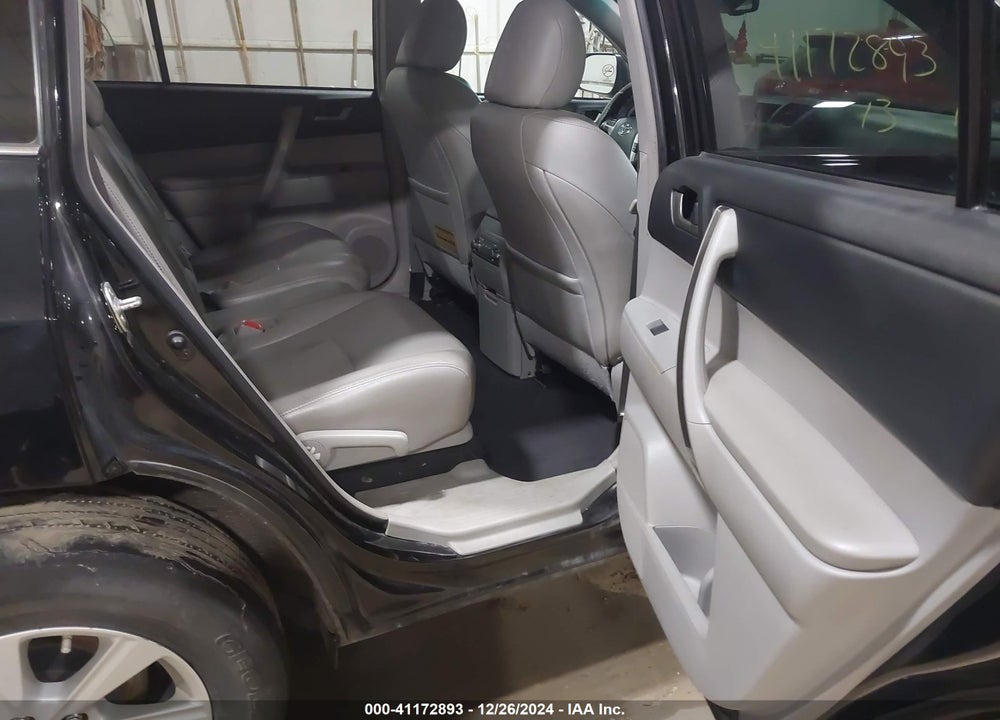 2013 TOYOTA HIGHLANDER PLUS/SE VIN: 5TDBK3EH1DS247999