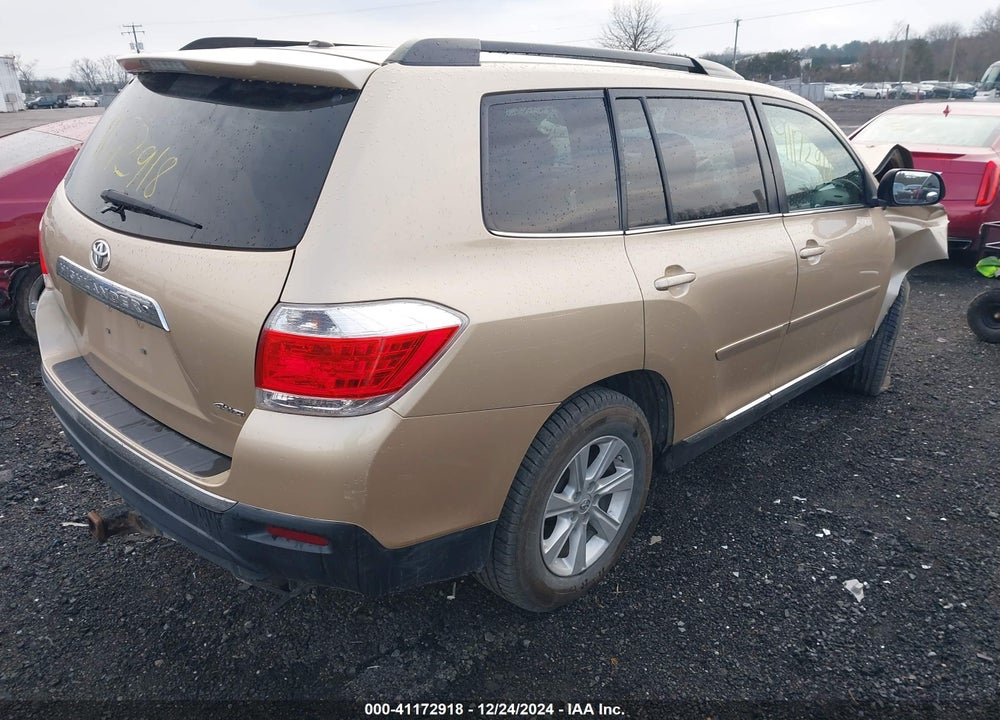 2011 TOYOTA HIGHLANDER SE VIN: 5TDBK3EH0BS057950