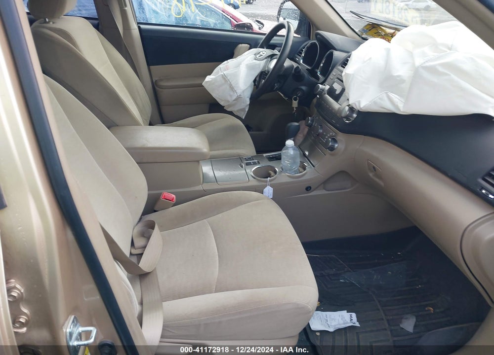 2011 TOYOTA HIGHLANDER SE VIN: 5TDBK3EH0BS057950