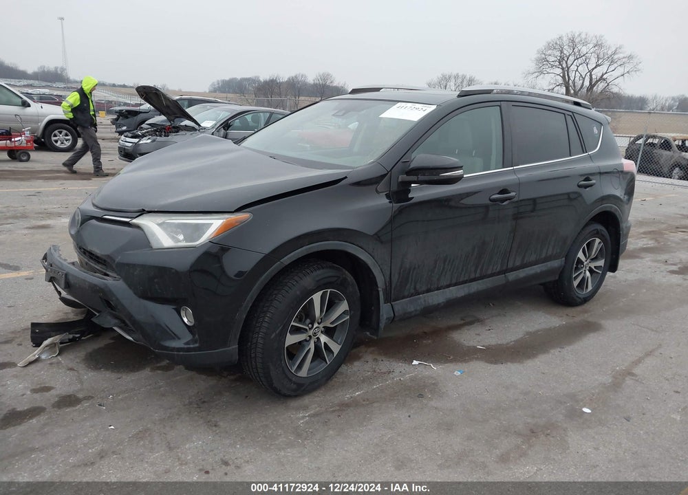 2017 TOYOTA RAV4 VIN: 2T3RFREV7HW655889