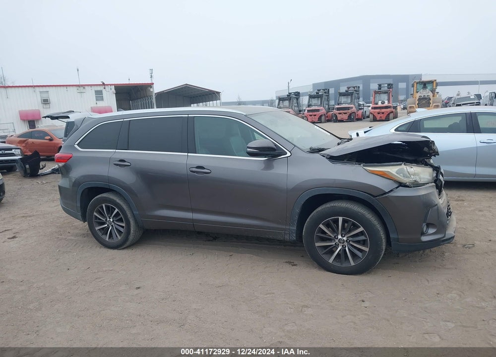 2017 TOYOTA HIGHLANDER VIN: 5TDKZRFH2HS195429