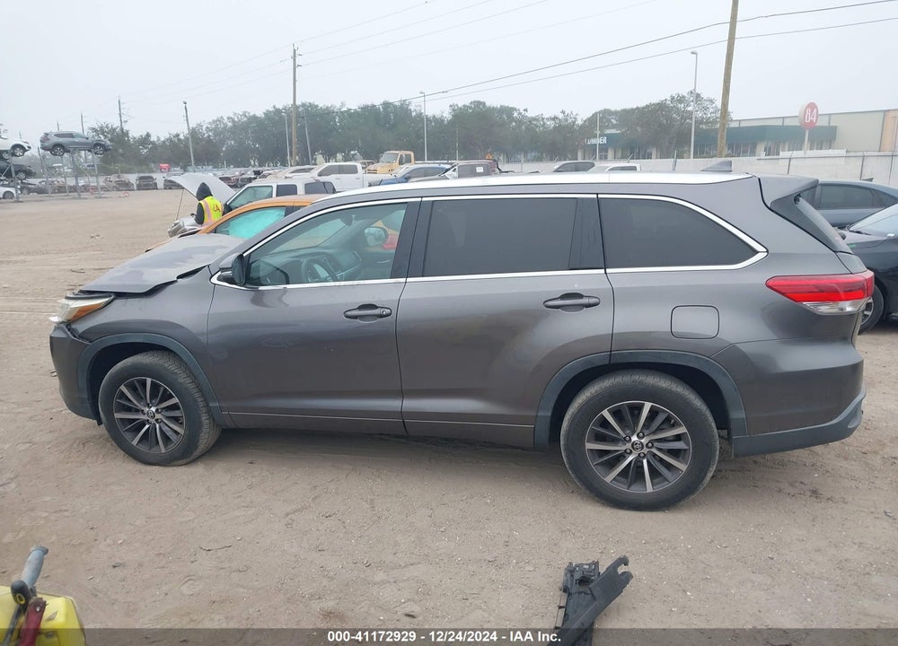 2017 TOYOTA HIGHLANDER VIN: 5TDKZRFH2HS195429