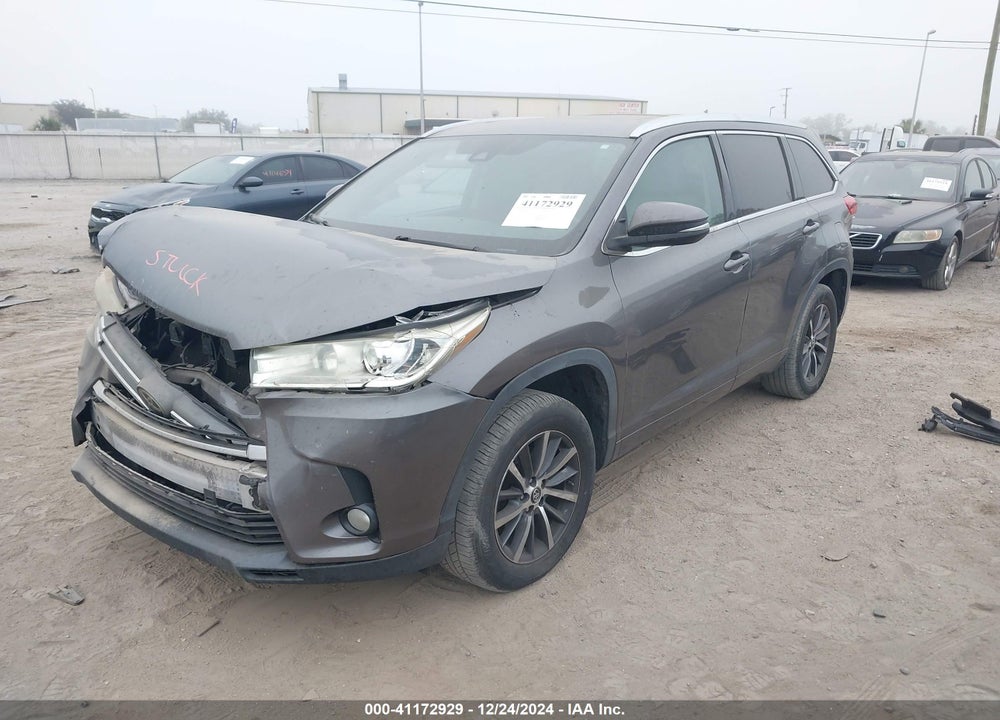 2017 TOYOTA HIGHLANDER VIN: 5TDKZRFH2HS195429