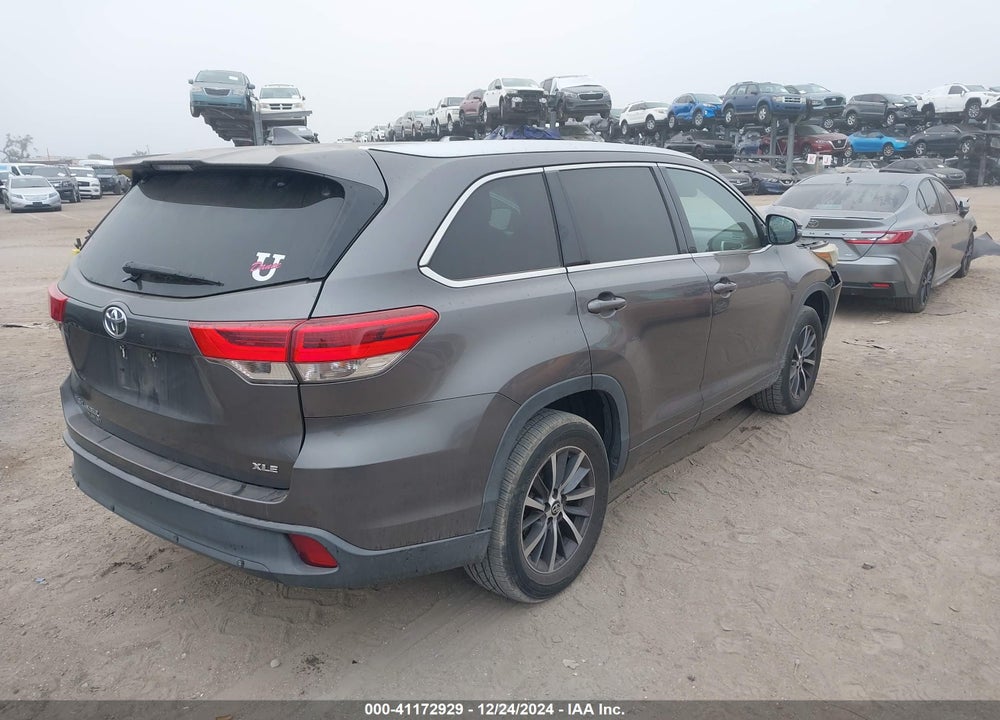 2017 TOYOTA HIGHLANDER VIN: 5TDKZRFH2HS195429