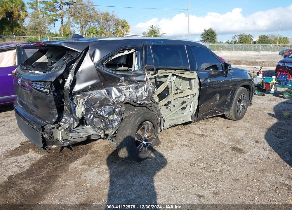 2022 TOYOTA HIGHLANDER XLE VIN: 5TDGZRAH4NS129280