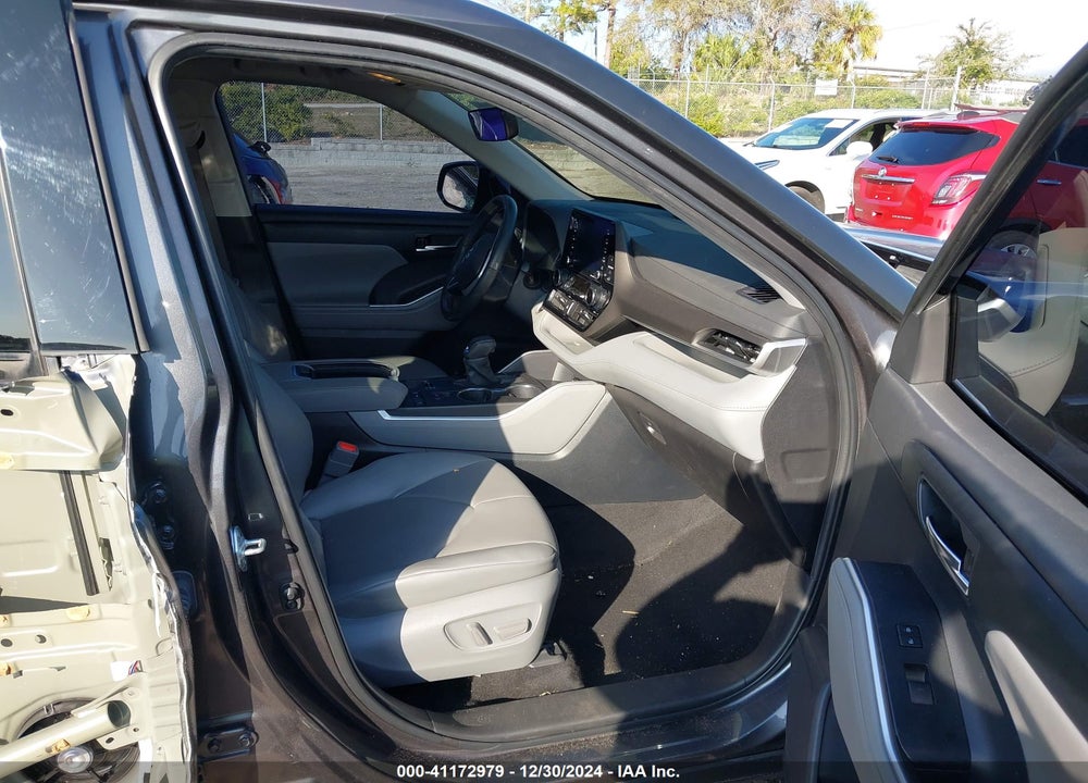 2022 TOYOTA HIGHLANDER XLE VIN: 5TDGZRAH4NS129280
