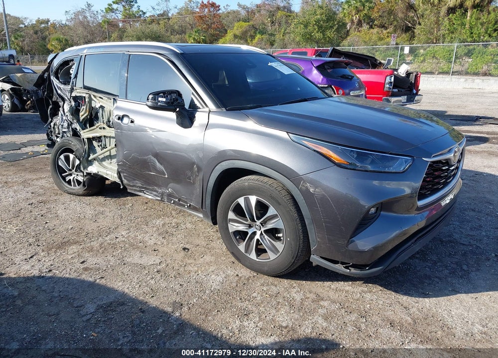 2022 TOYOTA HIGHLANDER XLE VIN: 5TDGZRAH4NS129280