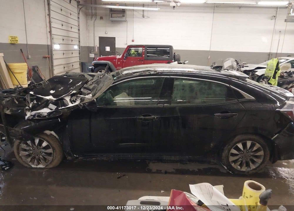 2018 HONDA CIVIC VIN: SHHFK7H22JU430245