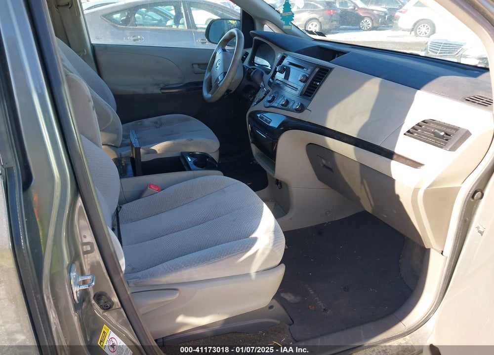 2011 TOYOTA SIENNA LE V6 VIN: 5TDKK3DC4BS115564