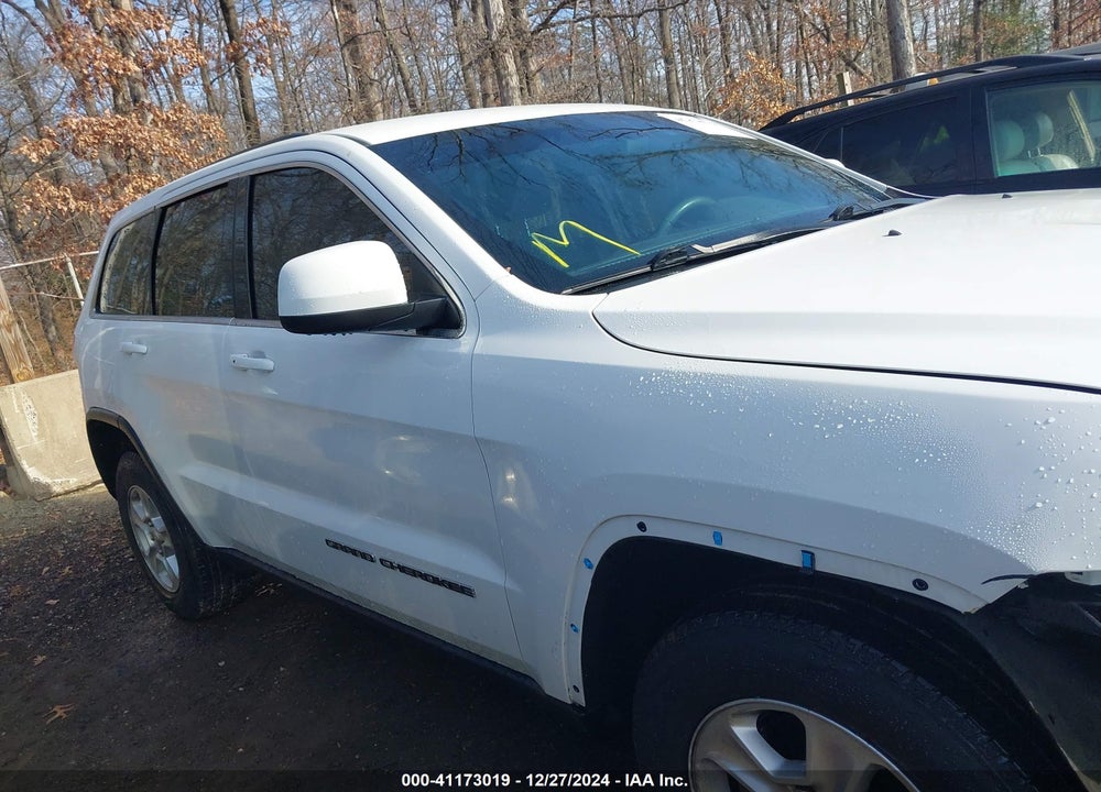 2017 JEEP GRAND CHEROKEE LAREDO 4X4 VIN: 1C4RJFAG1HC818382