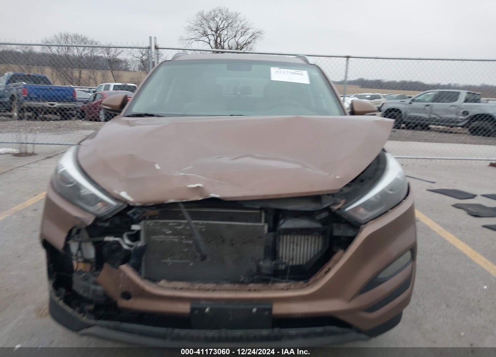 2016 HYUNDAI TUCSON VIN: KM8J33A29GU051136
