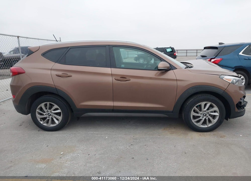 2016 HYUNDAI TUCSON VIN: KM8J33A29GU051136