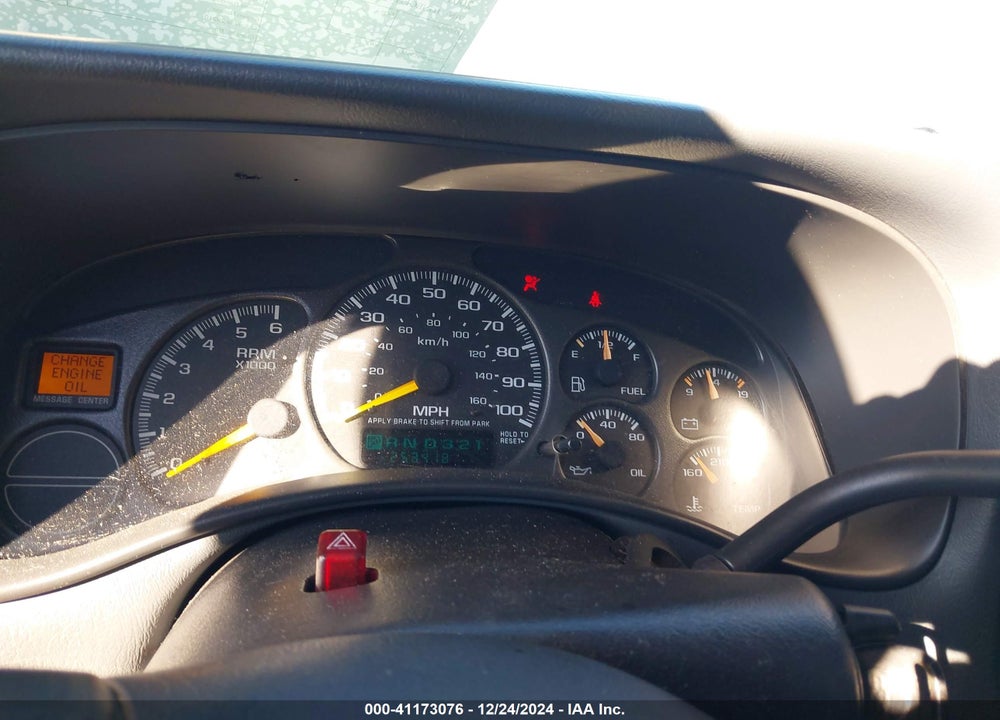 2001 CHEVROLET TAHOE LT VIN: 1GNEC13T41R158905