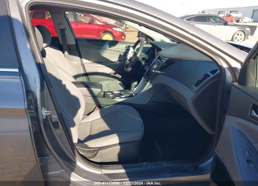2014 HYUNDAI SONATA GLS VIN: 5NPEB4AC2EH927950