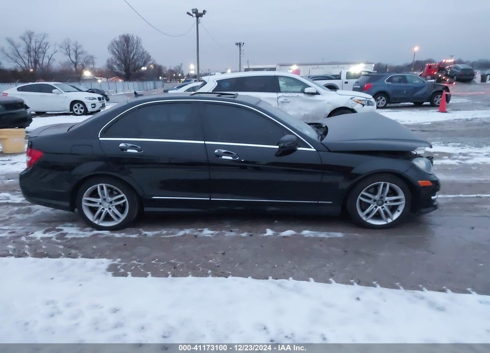 2013 MERCEDES-BENZ C 300 VIN: WDDGF8AB9DG116439