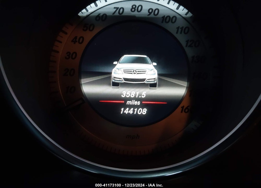 2013 MERCEDES-BENZ C 300 VIN: WDDGF8AB9DG116439
